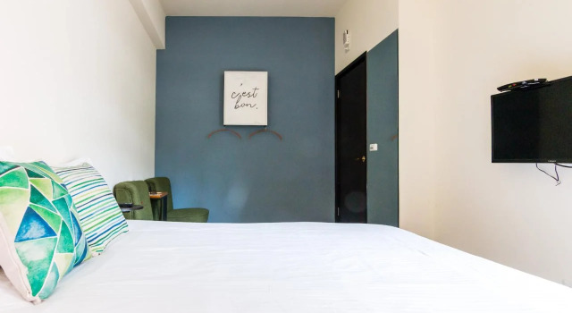 Stone & Tree B&B, Забронировать Отель «постель и завтрак» Цзянь Хуалянь