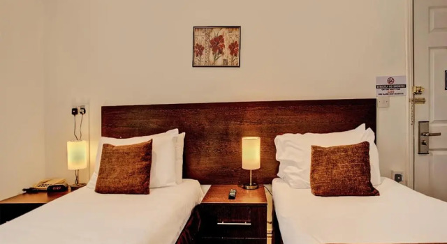 Трёхместный номер Standard The Waverley Hotel