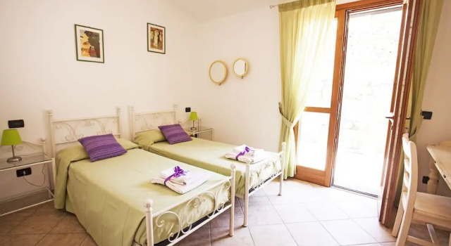 Azienda Agrituristica Benza, Rezerwuj Hotel Hotele w Pantasina z basenem, Basen