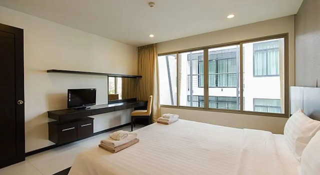 N212 Regent Apartments