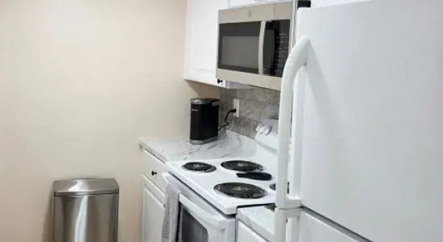 Toria Suites Condo 924