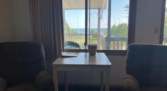 Standard Zimmer mit Seeblick Gray Wolf Lodge
