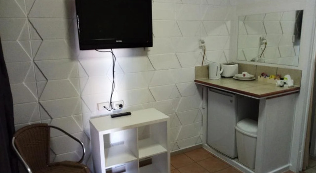 Young Australian Hotel, Prenota Hotel  