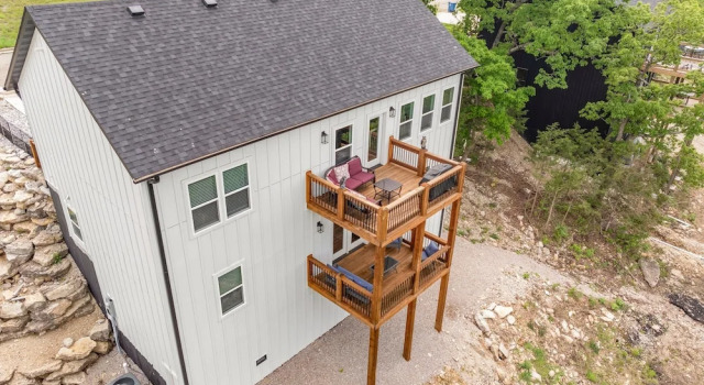 Коттедж Majestic On Tablerock 5 Bedroom Home by RedAwning