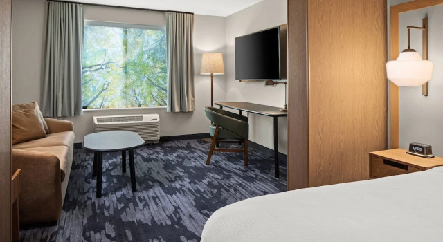Двухместный люкс Fairfield by Marriott Inn & Suites Duluth