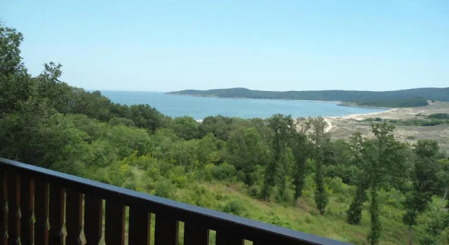 Семейный люкс с балконом и с видом на море Arkutino Family Resort