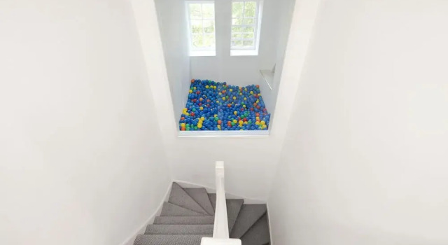 Апартаменты Comfort Delightful 3-bed Flat with Parking