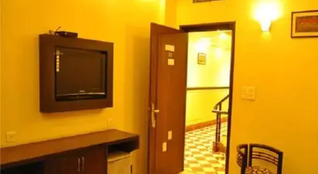 Hotel Satyam Residency, Забронировать Отель Гургаон 