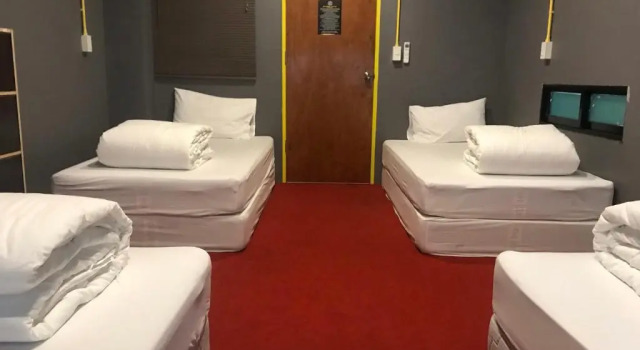 Кровать в общем номере (женский номер) 248 STREET HOSTEL