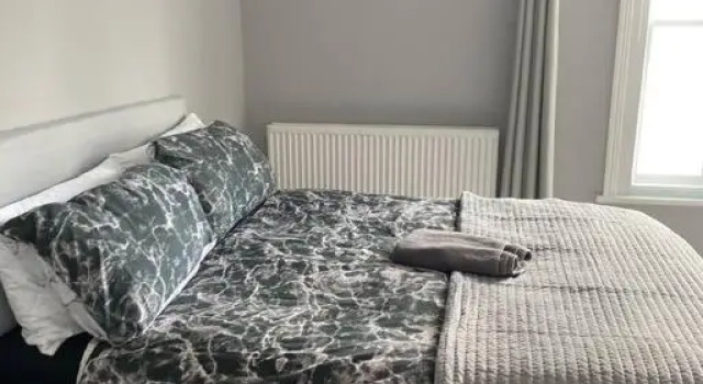 Stylish & Modern 4 Bedroom sleep 8