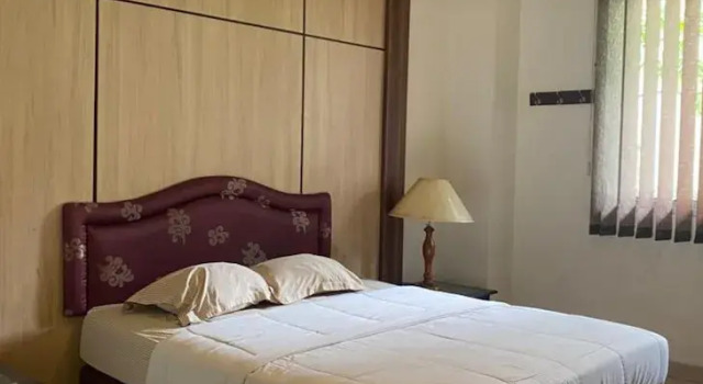 OYO 94107 Nomira Guest Room, Rezervovat Penzión Karawang West Java