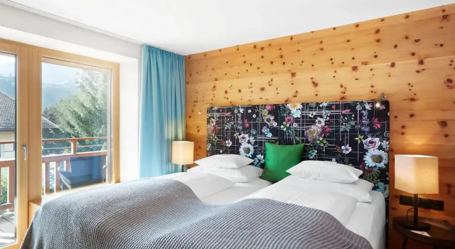 Люкс с 2 комнатами с балконом и с видом на горы DasPosthotel – Boutique Hotel