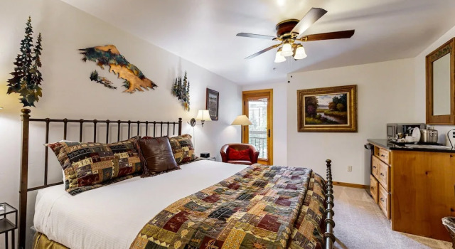 Студия Lion Square Lodge