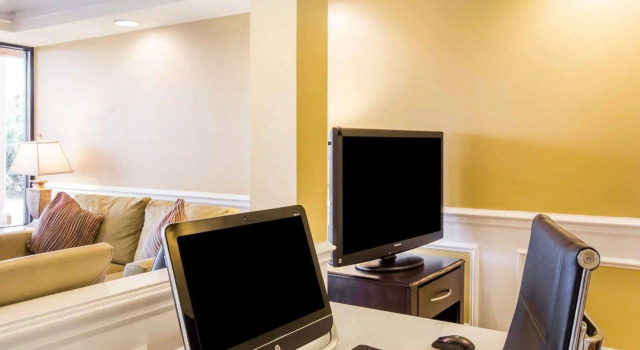 Quality Inn Dalton Central, Забронировать Отель Долтон Джорджия, рядом с Торговый и конференц-центр Northwest Georgia