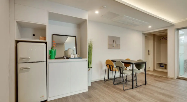 Suite Two H Hotel