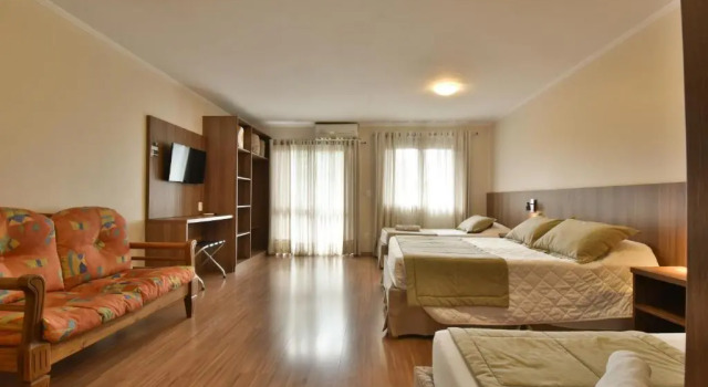 Четырёхместный номер Standard Pousada Stillo Gramado Centro - 300 metros da rua coberta
