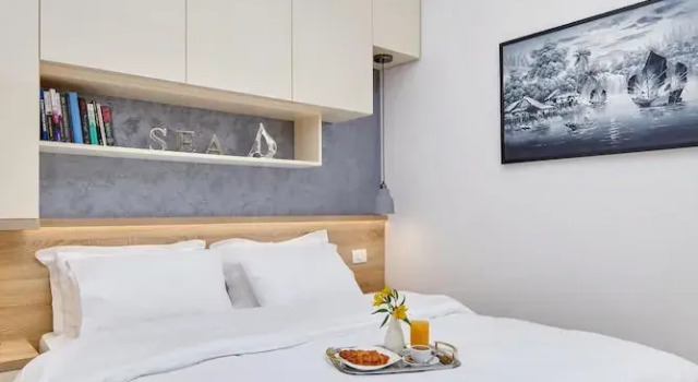 Апартаменты 42° North Apartments