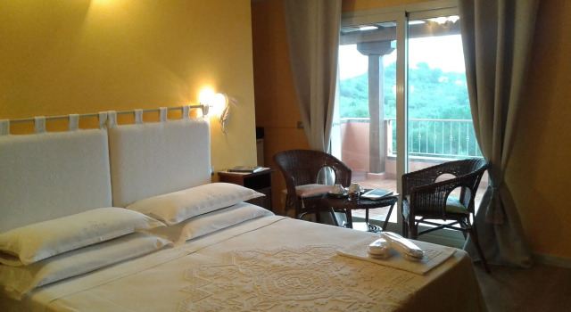 Li Muntigeddi, Buchen Sie Bed & Breakfast Hotels in San Teodoro mit Pool, Schwimmbad