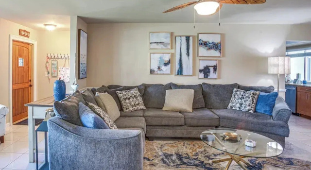 Dock Your Boat: Waterfront Cape Coral Home w/ Pool, Забронировать Дом для отпуска Виллы штата Флориды, Вилла