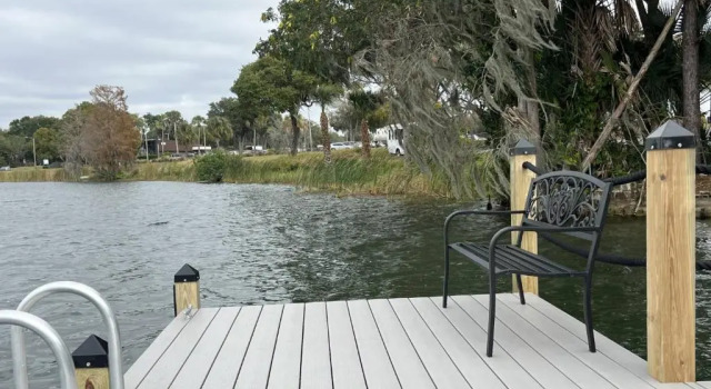 Lake Silver V - Lake House with Dock - Legoland Getaway!, Book Hotel Winter Haven 