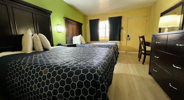 Четырёхместный номер Standard Cedar Lodge