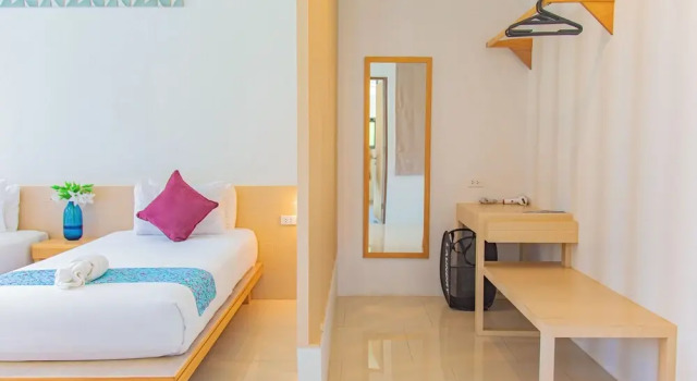 Alhambra Pool Villas & Pool Access Rooms