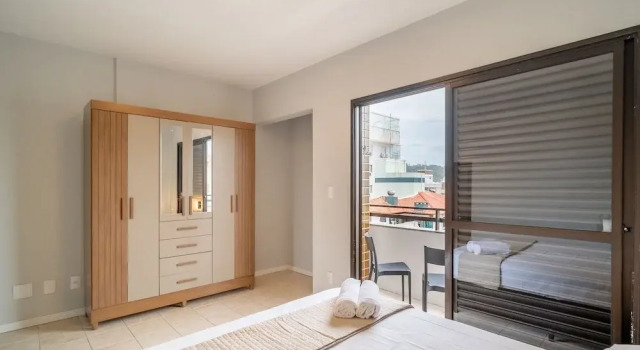 Apt w/ Balcony Steps From the Beach - Ids0501, Забронировать Апартаменты/квартира Апартаменты Флорианополиса, рядом с Пляж Канасвиейраш, Апартаменты/квартира