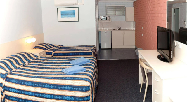 Dolphins Motel
