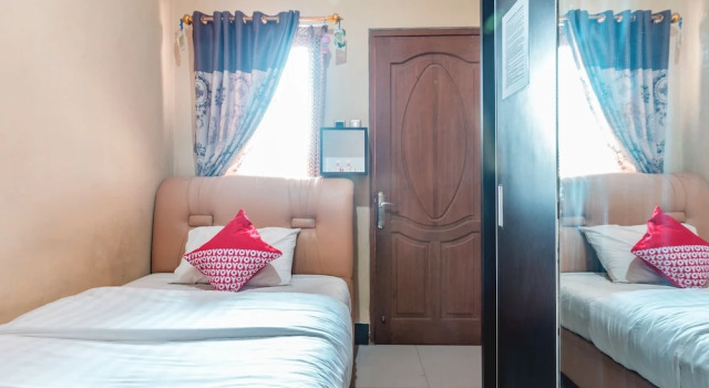 Camera Standard Super OYO 1640 Fallinda Hotel