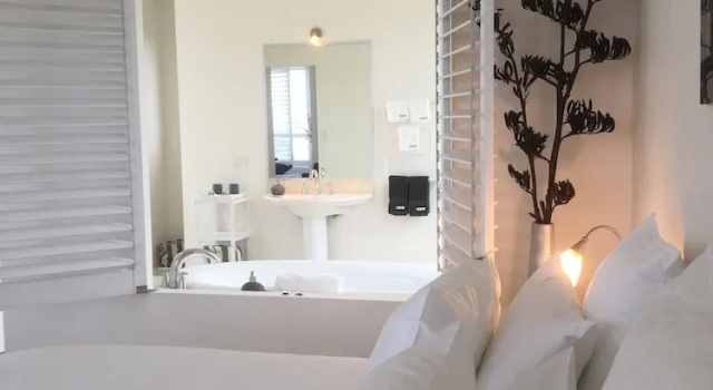 Люкс Luxury Saltwater - Absolute Oceanfront, Fire Pits, some Villas with Hot Tubs and Sauna