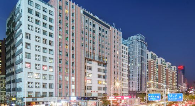 Green Carrier Hotel (Shenzhen Nanshan Coast Chengnan Oil Store), Rezerwuj Hotel Hotele w Shenzhen z parkingiem, Parking