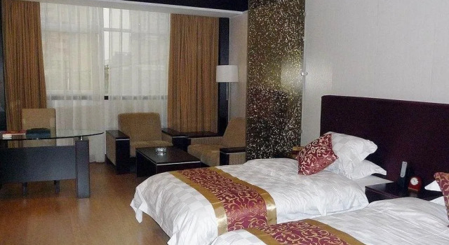 Guodong Chengdu Grand Hotel, Rezerwuj Hotel Hotele w Qingyang z parkingiem, Parking