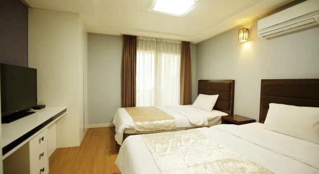 Jeju Airport Hotel, Забронировать Отель Jeju City Чеджу, рядом с Парк Самму