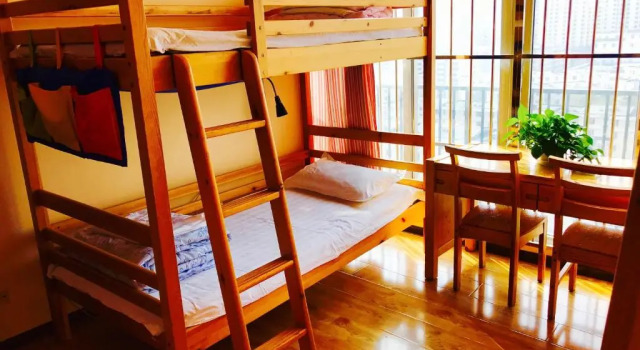 Кровать в общем номере (женский номер) LETE Hostel