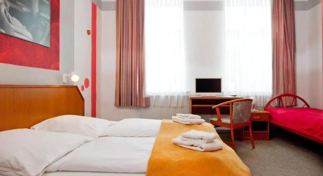 Трёхместный номер Standard Hotel Neun 3/4