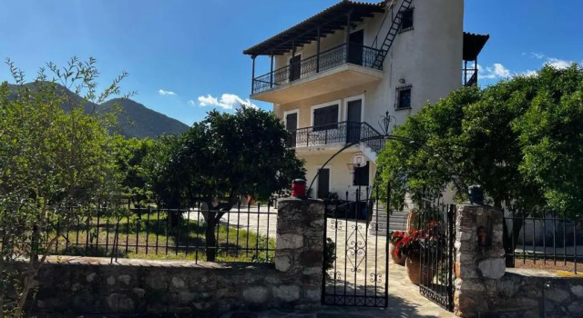 Вилла Thalatta and Oros Traditional Villa