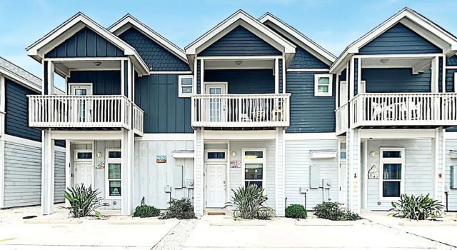 New Listing! Sandy Feet W/ Hot Tubs 8 Bedroom Townhouse