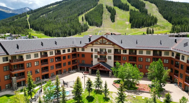 Номер Standard c 1 комнатой с балконом Perfect Ski Condo Steps from the Super Bee & Golf Course - CS325 by Redawning