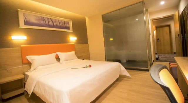 7Days Premium Yizhou Train Staiton Branch