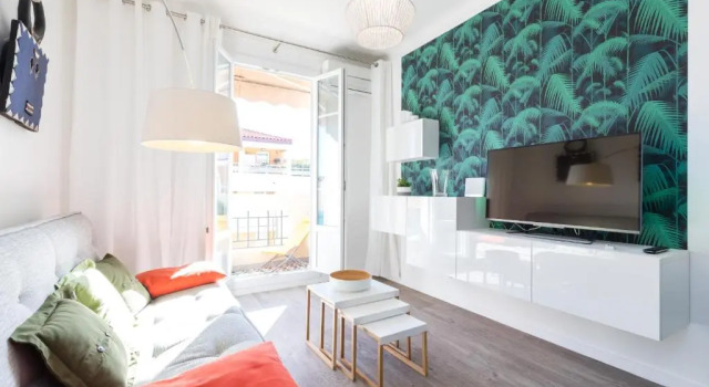 Апартаменты Cosy 1 Bdr Near Garibaldi Square - Top Floor & AC