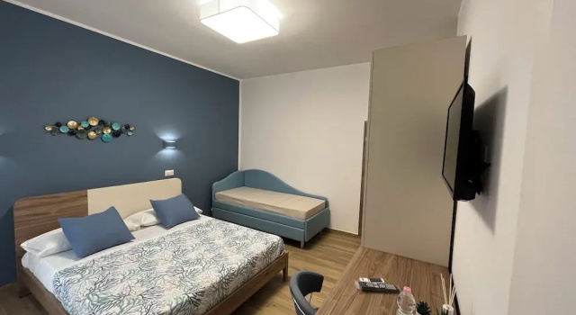 Четырёхместный номер Standard с балконом и с видом на город Oltremare rooms Agropoli