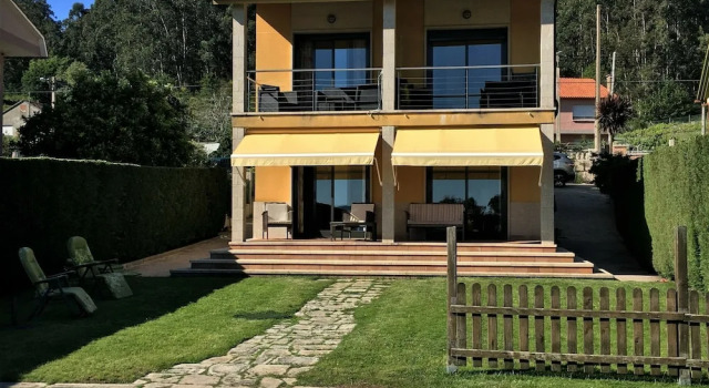 Wonderful Villa in Galicia Spain With Swimming Pool, Varaa Villa Liméns Galicia