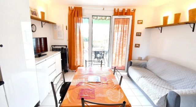 House with 2 Bedrooms in Vendres, with Shared Pool And Furnished Terrace - 300 M From the Beach, Book Vacation Home Vendres Hérault