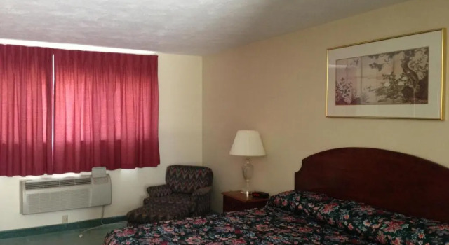Номер Superior The Falls Motel - 2 Mi to " Watkins Glen State Park, Wineries " and 4 Mi to Watkins Glen International Track " The Glen "