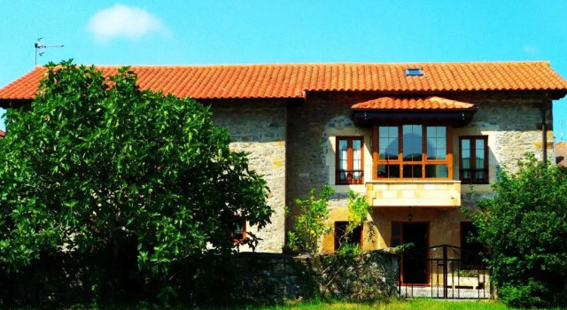 Casa Amplia Con Jardín Y Aparcamiento G-100147, Rezerwuj Hotel Hotele w Kantabria z parkingiem, Parking
