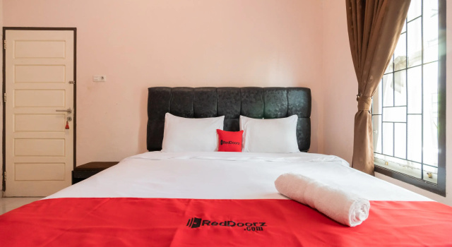 RedDoorz Syariah at D'Ostha Residence, Rezerwuj Hotel Bukittinggi Sumatra
