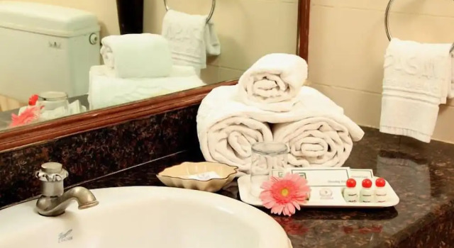 Люкс с балконом FabHotel Royale Basant Residency - Gandhinagar