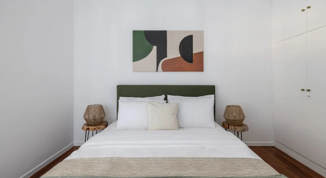 Stylish 1BR Retreat Near Alimos Beach Tram