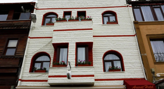 Ararat Hotel