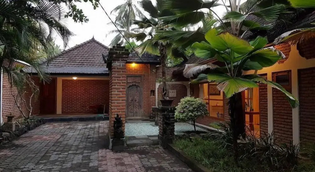 The Ning Beach & Villa, Buchen Sie Villa Kubutambahan Buleleng